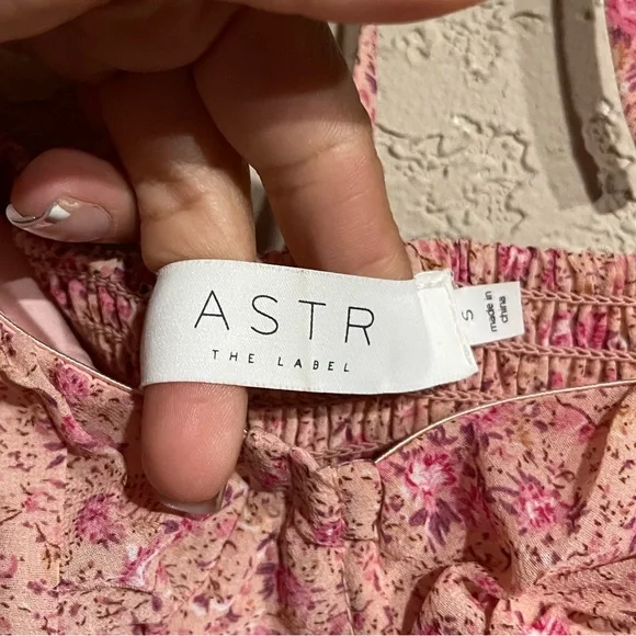 ASTR The Label | Floral Ditsy Blush Milkmaid Midi Dress Small - Picture 3 of 6